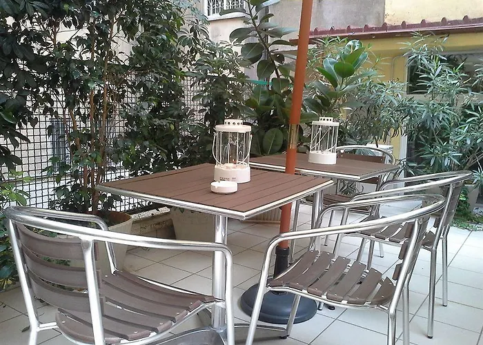 Pratinnvatican Couette-café